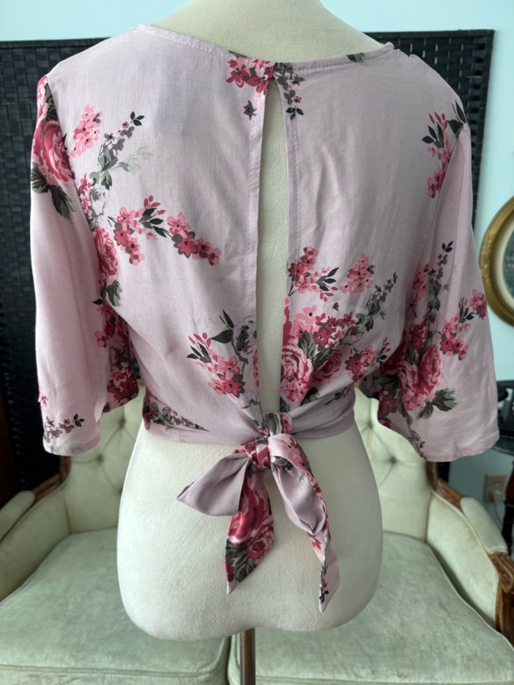 🌸 Nwot Polly and Esther Rose Floral Wrap CropTop Tie Waist Bell Sleeve Blouse L - Picture 7 of 11